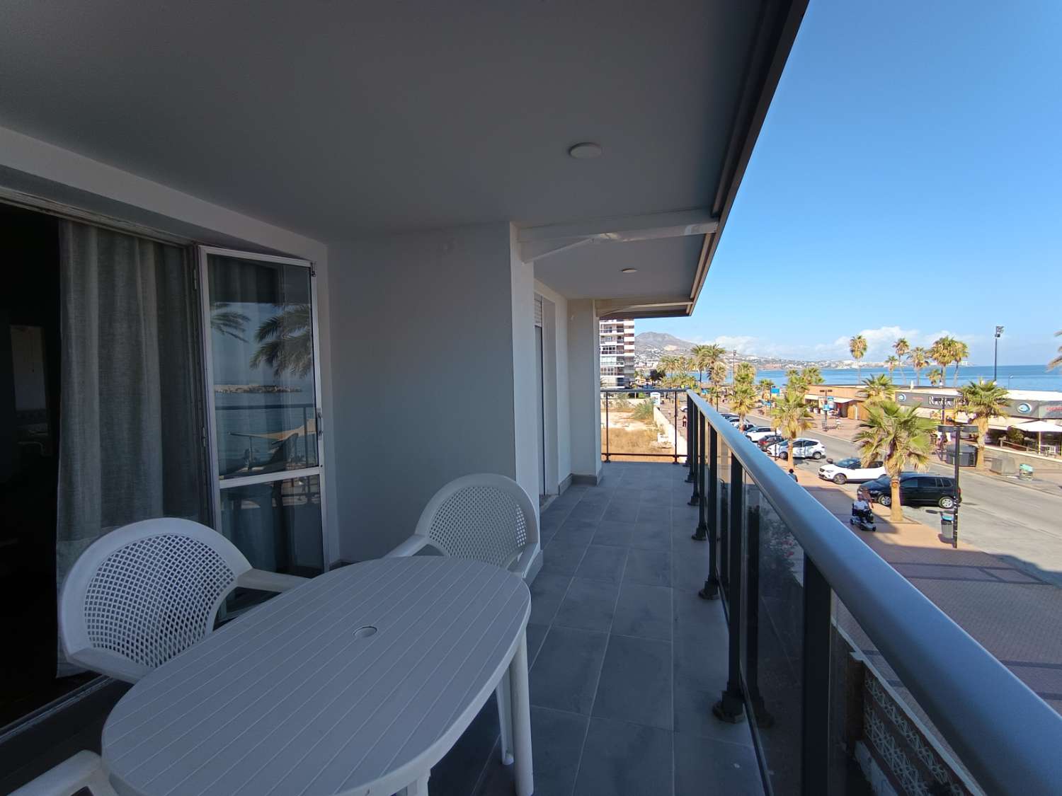 Piso en Fuengirola - 1ª línea de playa (Puerto Deportivo)
