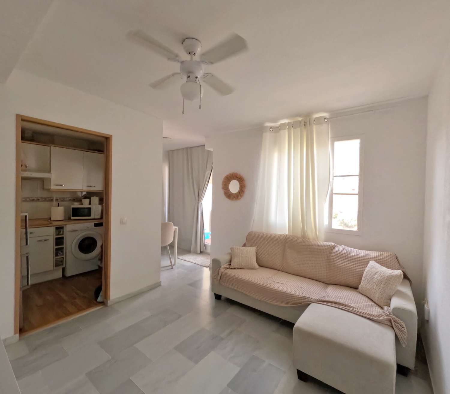 Piso en urb. Torreblanca (Fuengirola)